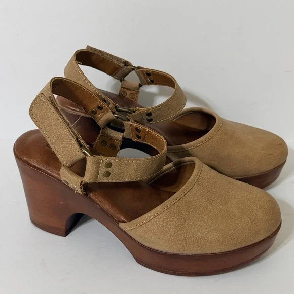 b.o.c. Tan Faux Leather Platform Clog Women 6M Sandals Wood Wedge Heel - Picture 3 of 15